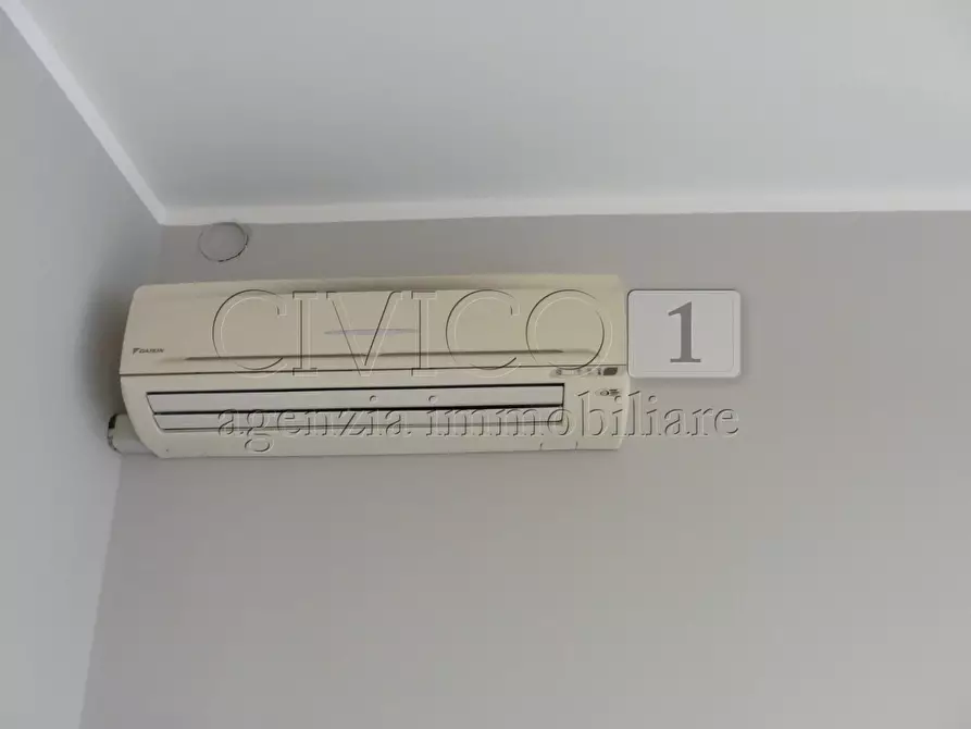 Immagine 9 di Ufficio in affitto  in via Pola a Torri Di Quartesolo