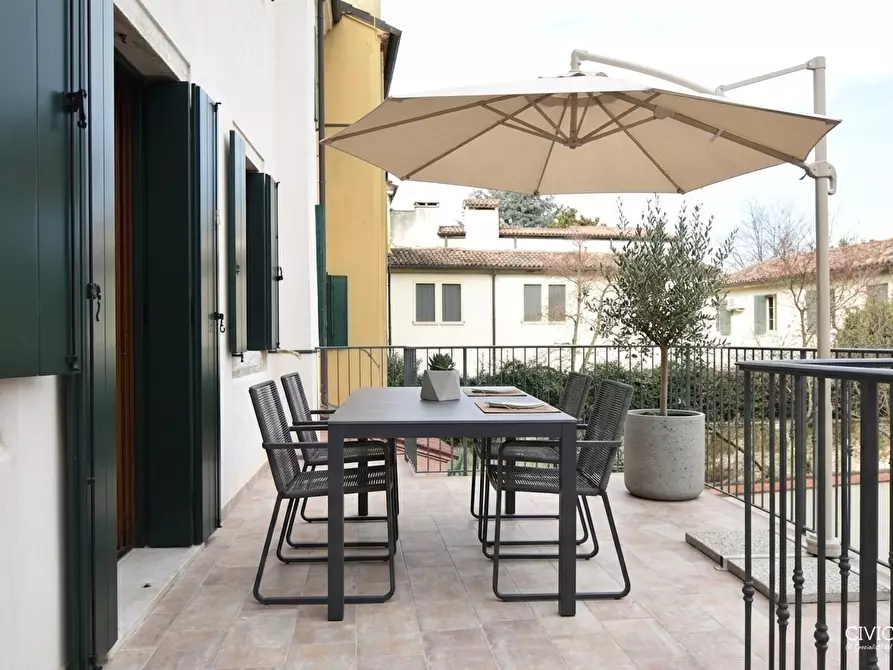 Immagine 1 di Appartamento in affitto  in Via Savonarola a Padova