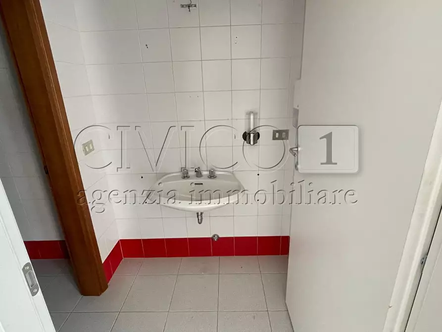 Immagine 11 di Locale commerciale in affitto  in Via Roma 110 a Vigodarzere