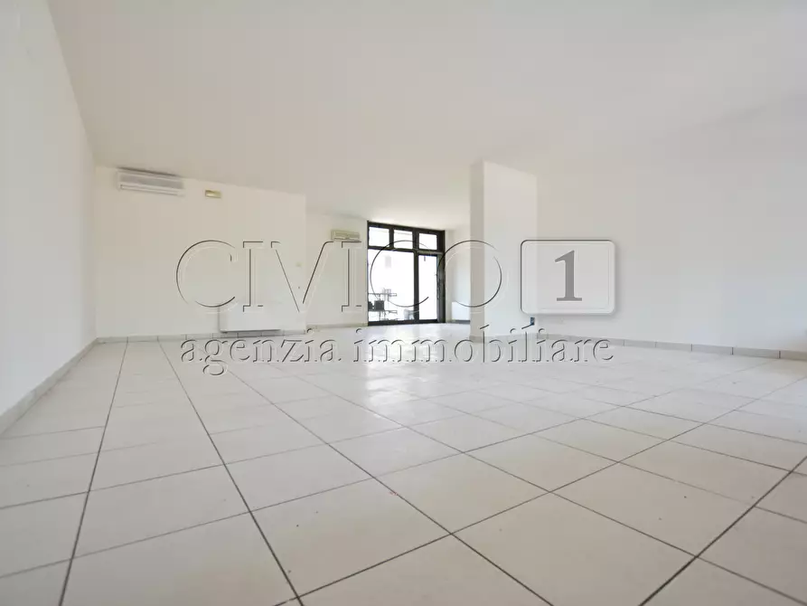 Immagine 6 di Locale commerciale in affitto  in Via San Martino a Vigodarzere