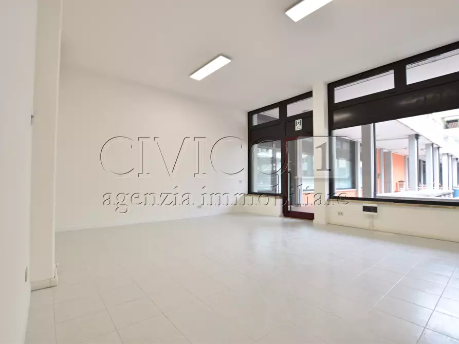 Immagine 12 di Locale commerciale in affitto  in Viale Po a Rubano