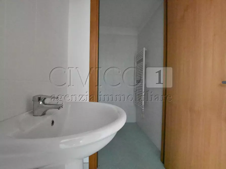 Immagine 14 di Locale commerciale in affitto  in Via Buccia a Limena