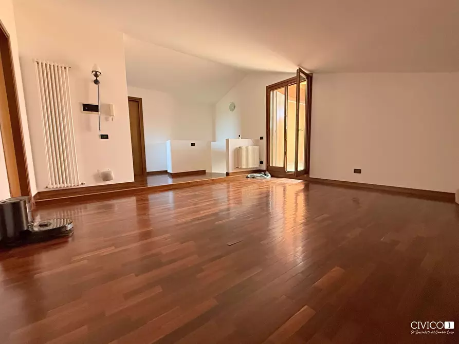 Immagine 15 di Casa bifamiliare in vendita  in Via Marconi 109 a Torri Di Quartesolo
