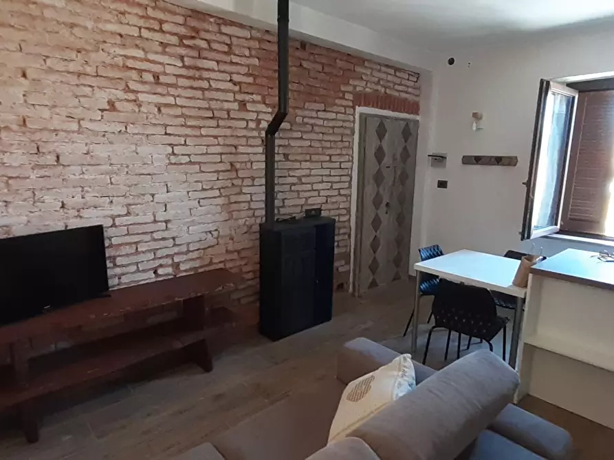 Immagine 3 di Bilocale in affitto  in piazza Unità d'Italia 10 a Varano Borghi