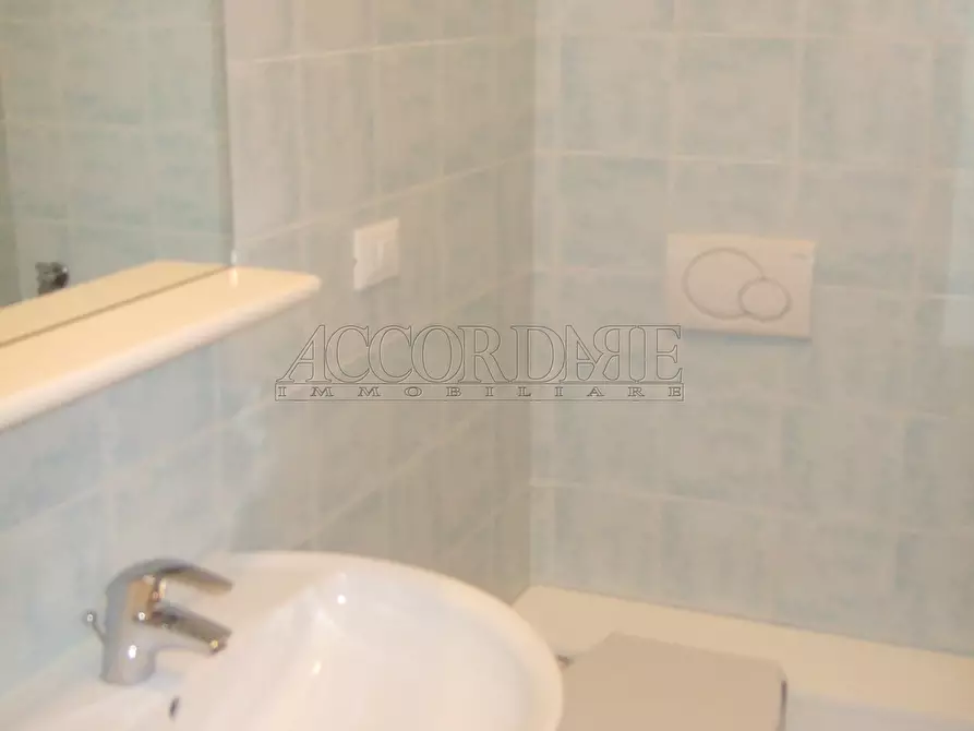 Immagine 14 di Trilocale in affitto  a Montegrotto Terme