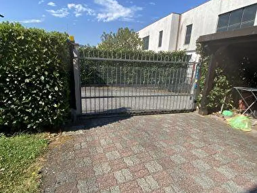 Immagine 9 di Casa semindipendente in vendita  in Via Ronzano a Sarzana