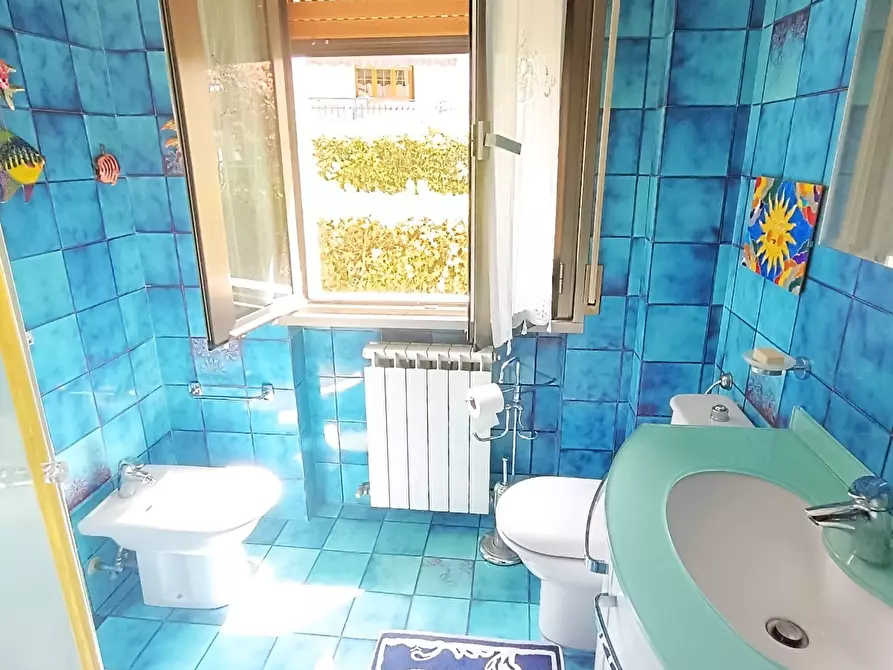 Immagine 23 di Appartamento in vendita  in Ronchi a Massa