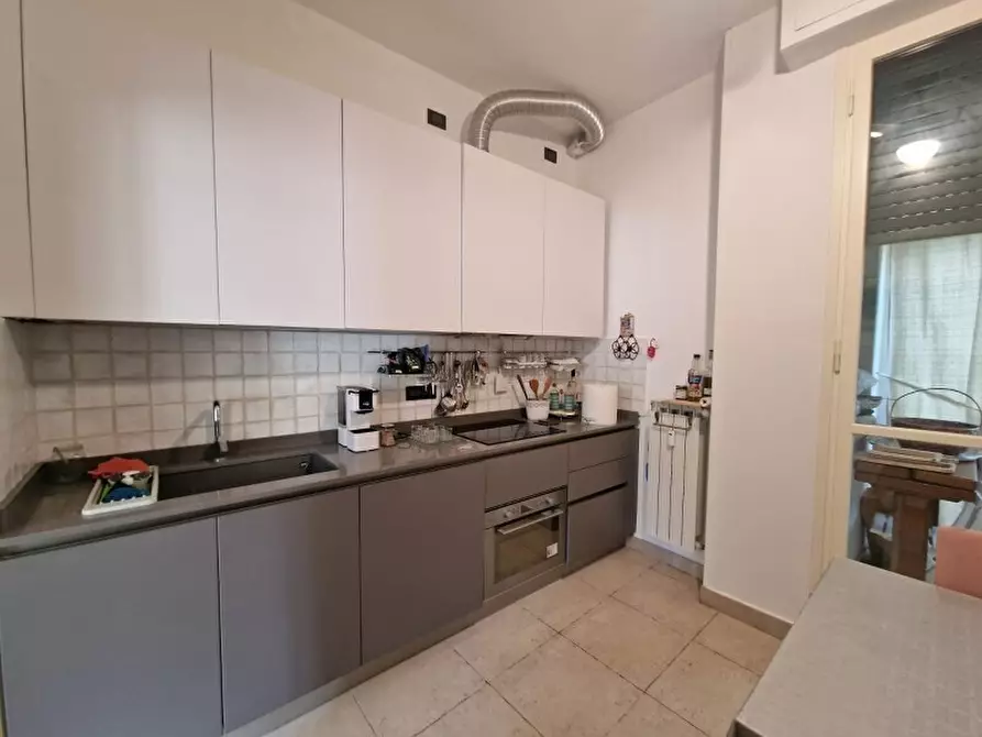 Immagine 23 di Appartamento in vendita  in Piazza Giuseppe Mazzini a Viareggio