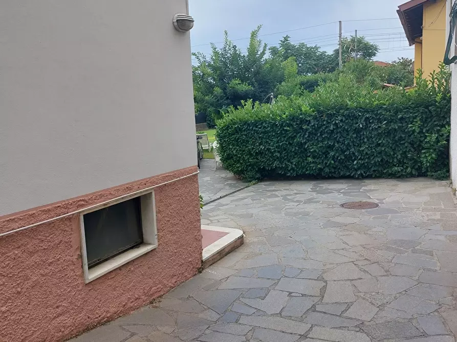 Immagine 5 di Casa semindipendente in vendita  in Strada Statale 1 264 a Ortonovo