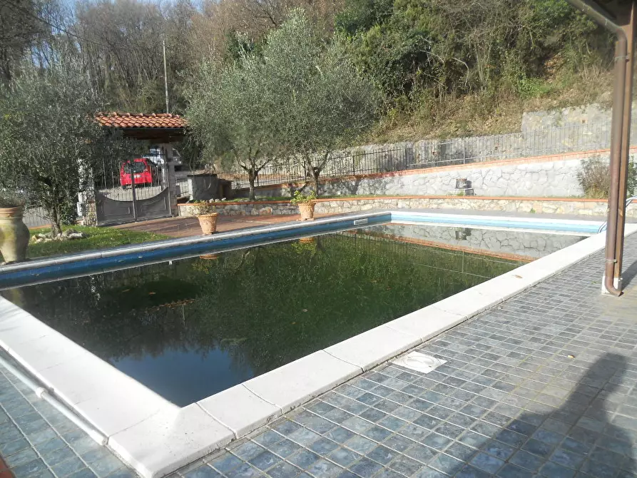 Immagine 38 di Villa in vendita  in Via dei Pini 40 a Castelnuovo Magra