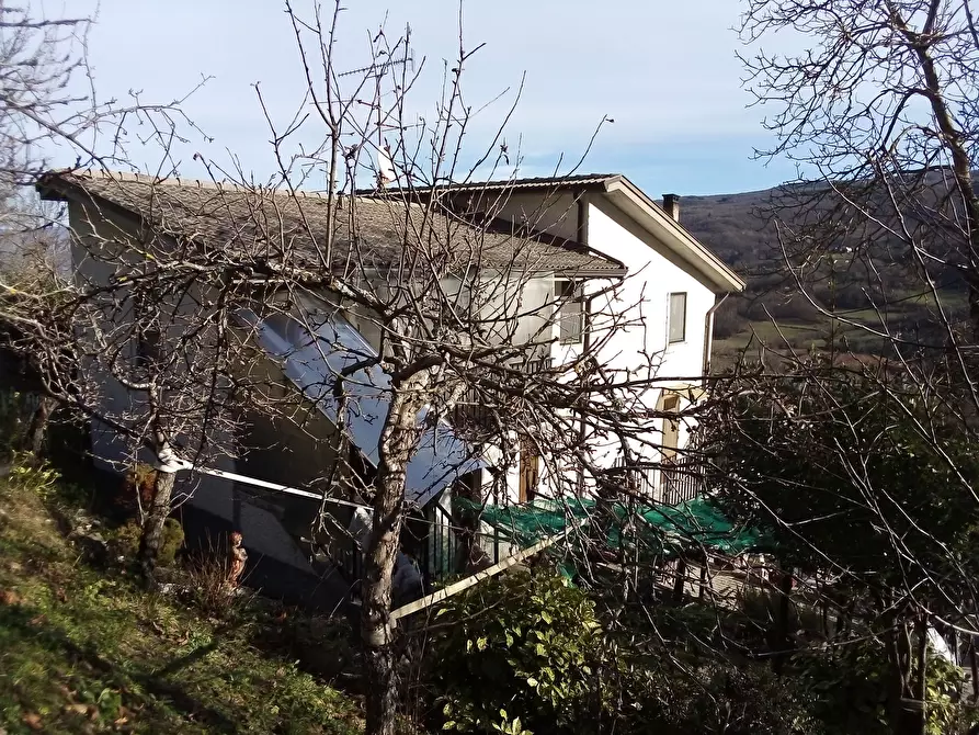 Immagine 1 di Casa semindipendente in vendita  in Via Lina Pagliughi 12 a Albareto