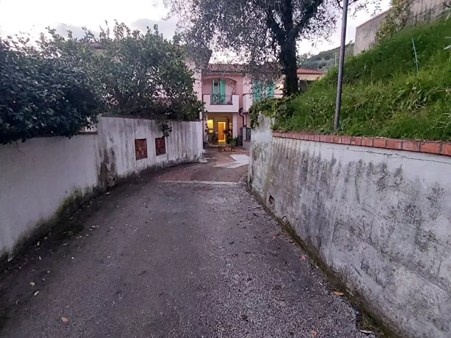 Immagine 2 di Casa semindipendente in vendita  in Via Cavour 15 a Carrara
