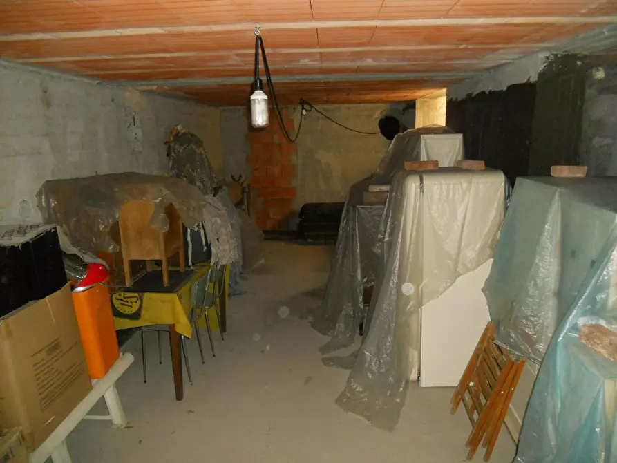 Immagine 16 di Villa in vendita  in Via Canale 118 a Castelnuovo Magra