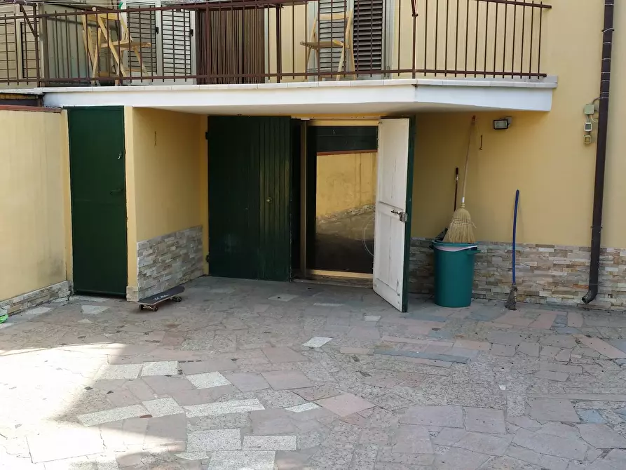 Immagine 2 di Casa semindipendente in vendita  in Via Tavolara 19 a Castelnuovo Magra