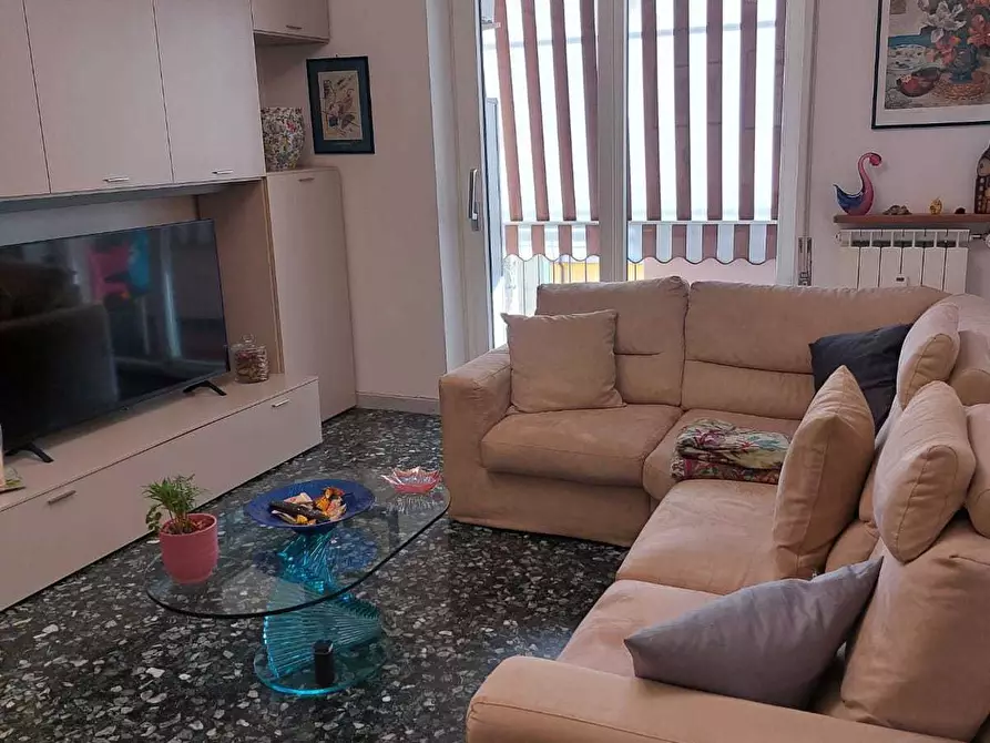 Immagine 2 di Appartamento in vendita  in Via Monterosso a Carrara