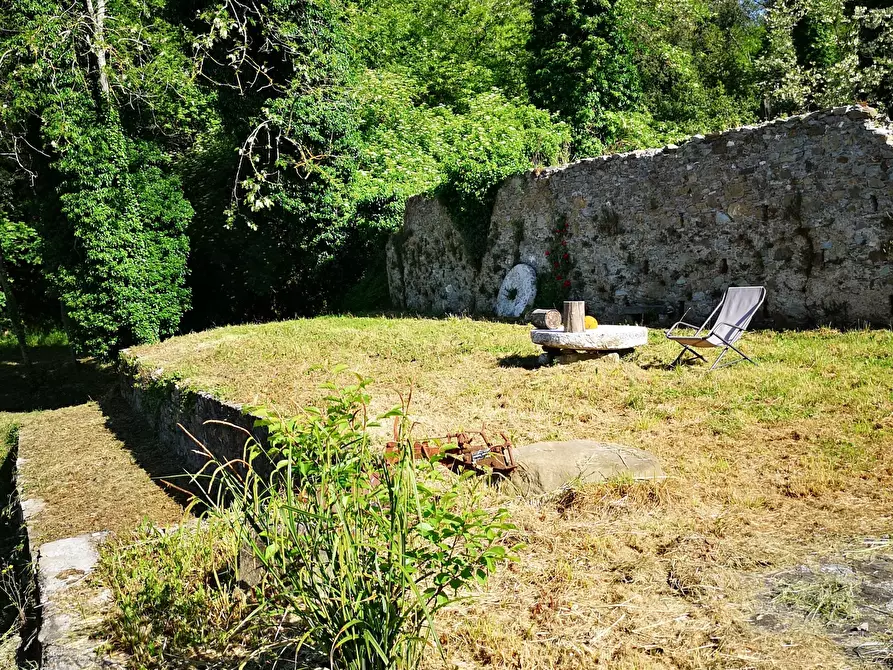 Immagine 44 di Rustico / casale in vendita  in Via Molino del Piano 1 a Castelnuovo Magra