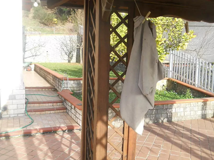 Immagine 36 di Villa in vendita  in Via dei Pini 40 a Castelnuovo Magra