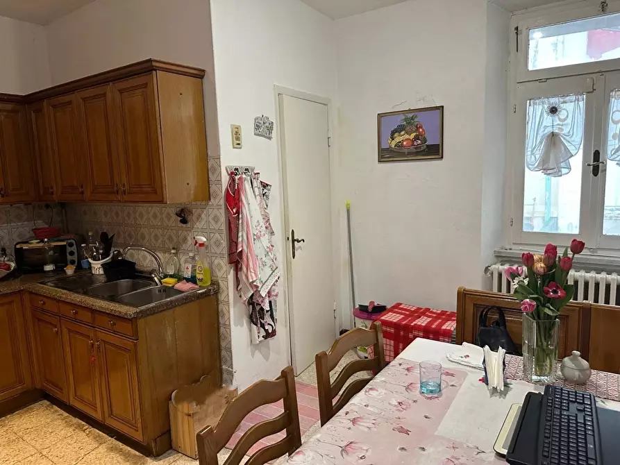 Immagine 4 di Appartamento in vendita  in Via Lunense a Carrara