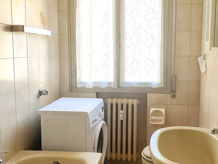 Immagine 6 di Trilocale in affitto  a Bologna