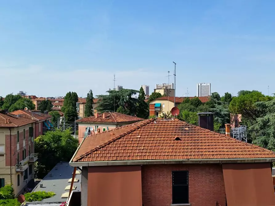 Immagine 3 di Trilocale in affitto  a Bologna