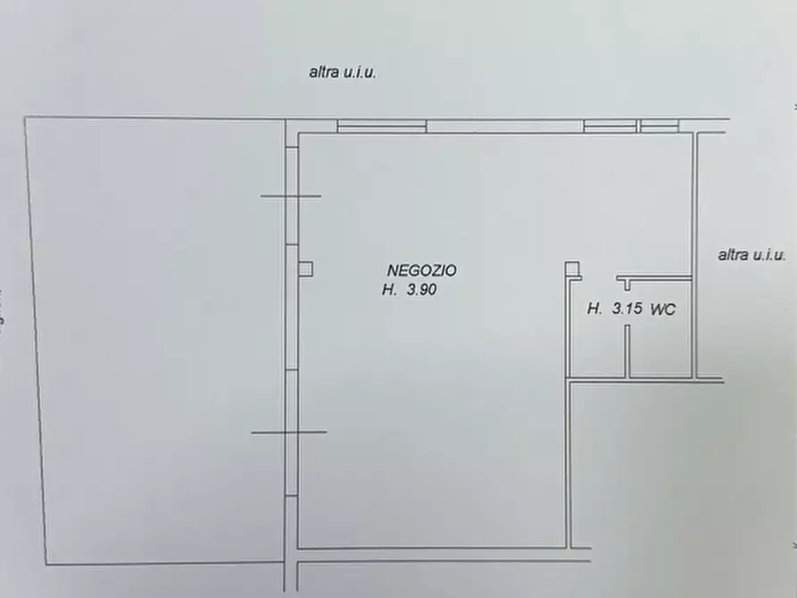 Immagine 1 di Locale commerciale in vendita  in Via degli Arciglioni a Sabaudia
