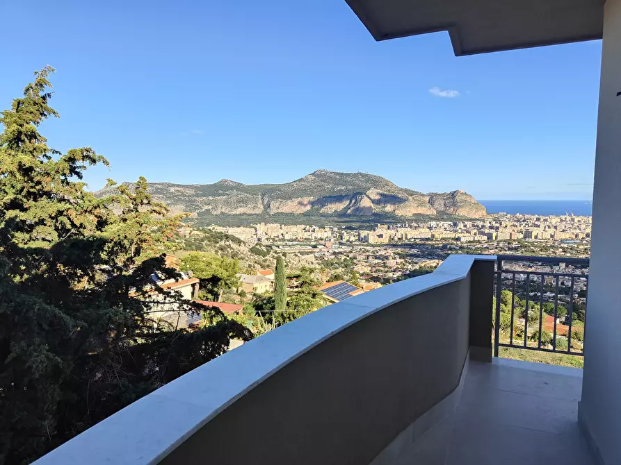 Immagine 4 di Pentalocale in vendita  a Palermo