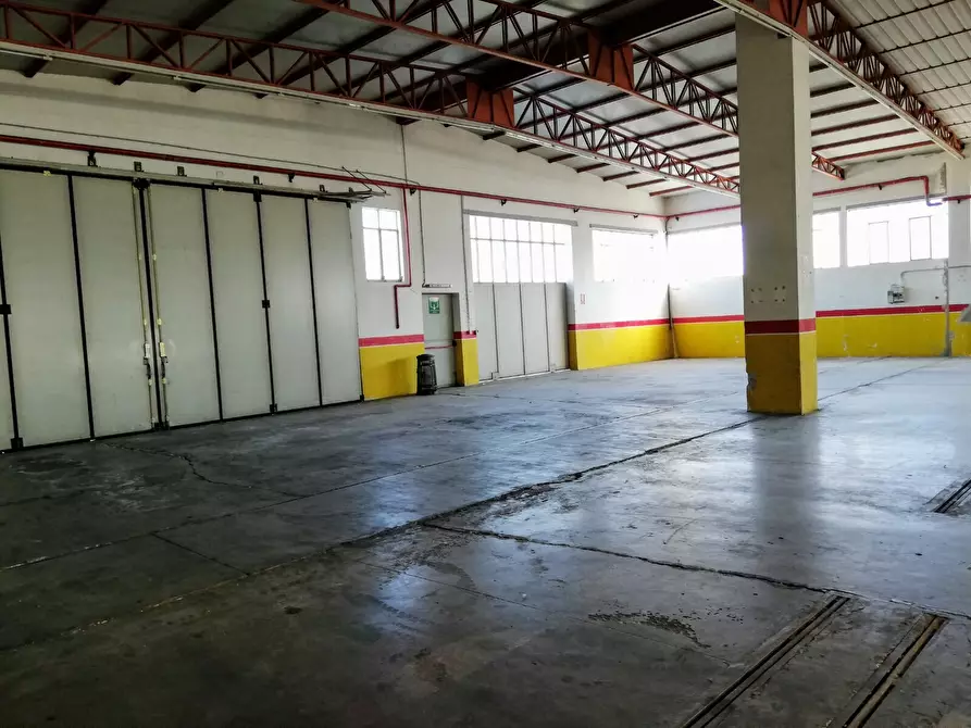 Immagine 2 di Attività artigianale in vendita  in Via Don Pietro Giordano a Orbassano