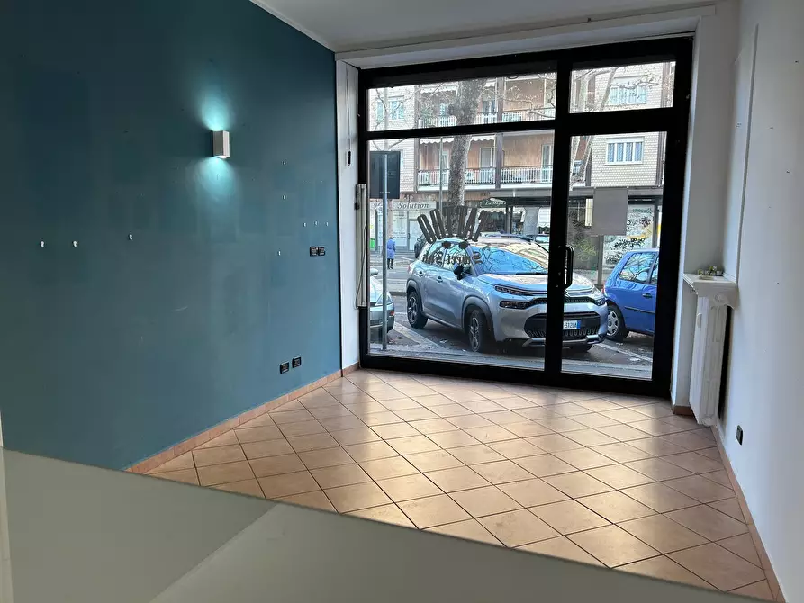 Immagine 15 di Locale commerciale in vendita  in Viale Giovanni XXIII 5 a Beinasco