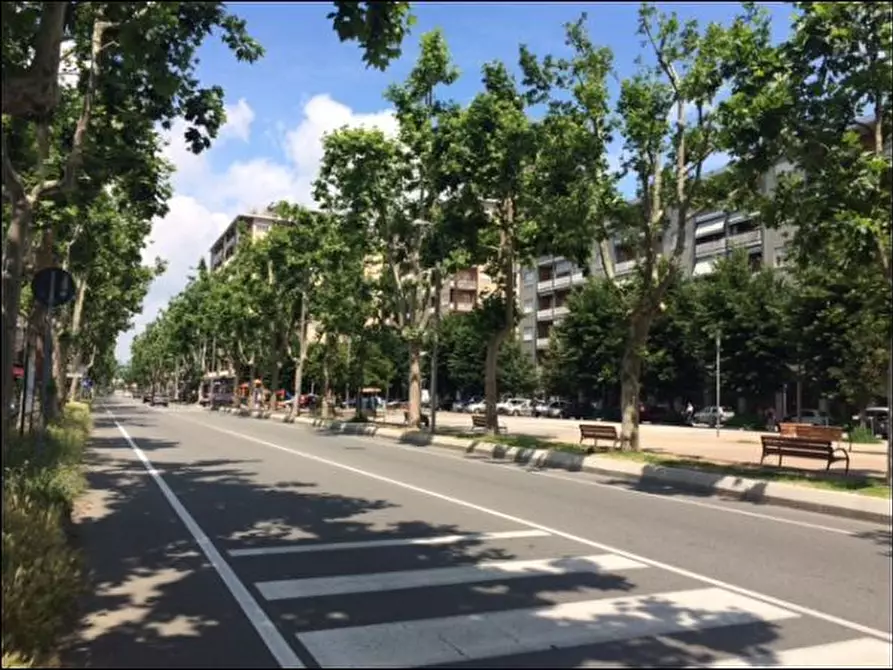 Immagine 2 di Locale commerciale in affitto  in Viale Giovanni XXIII 5 a Beinasco