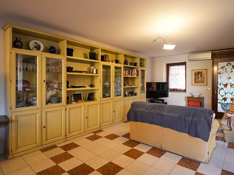 Immagine 12 di Rustico / casale in vendita  in Via Martiri della Libertà 28A a Beinasco