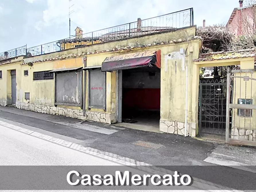 Immagine 1 di Locale commerciale in vendita  in Via Monte Pennolo a Rocca Di Papa