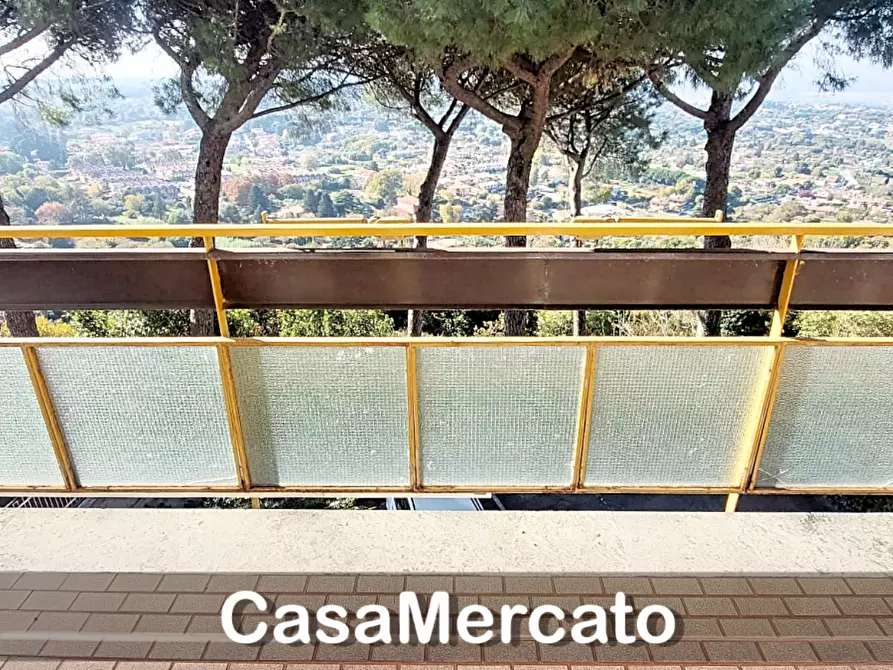 Immagine 26 di Trilocale in vendita  in Via Marino a Rocca Di Papa