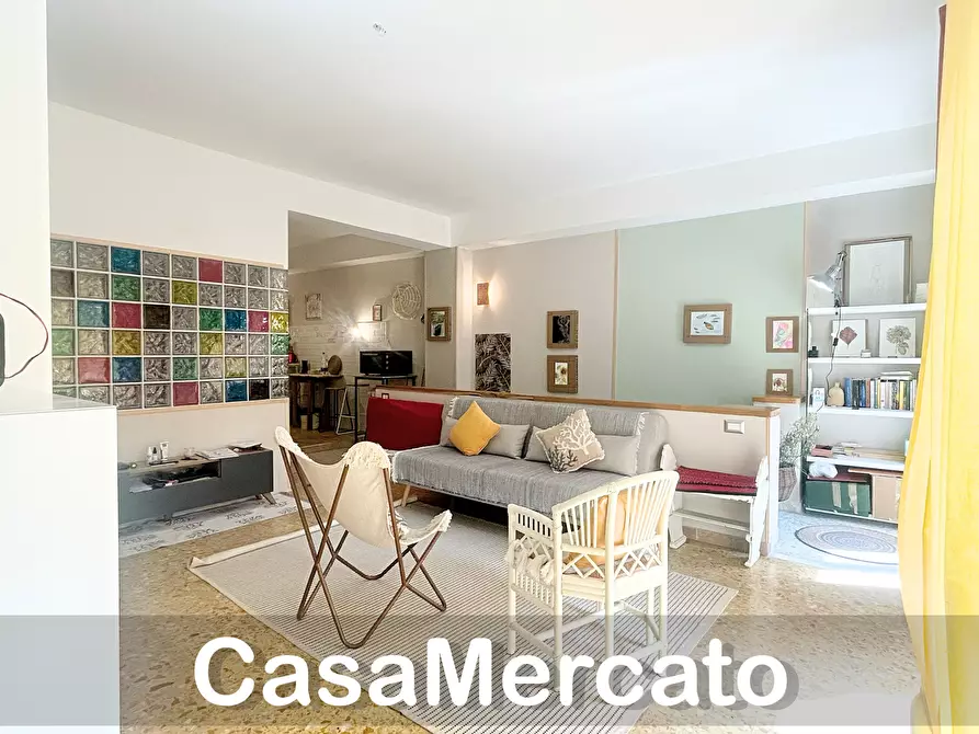 Immagine 1 di Bilocale in vendita  in Via Del Porticato a Rocca Di Papa