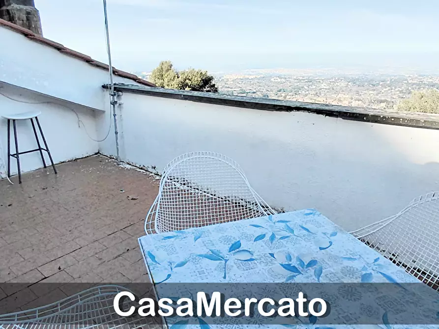 Immagine 24 di Trilocale in vendita  in Via Roma a Rocca Di Papa