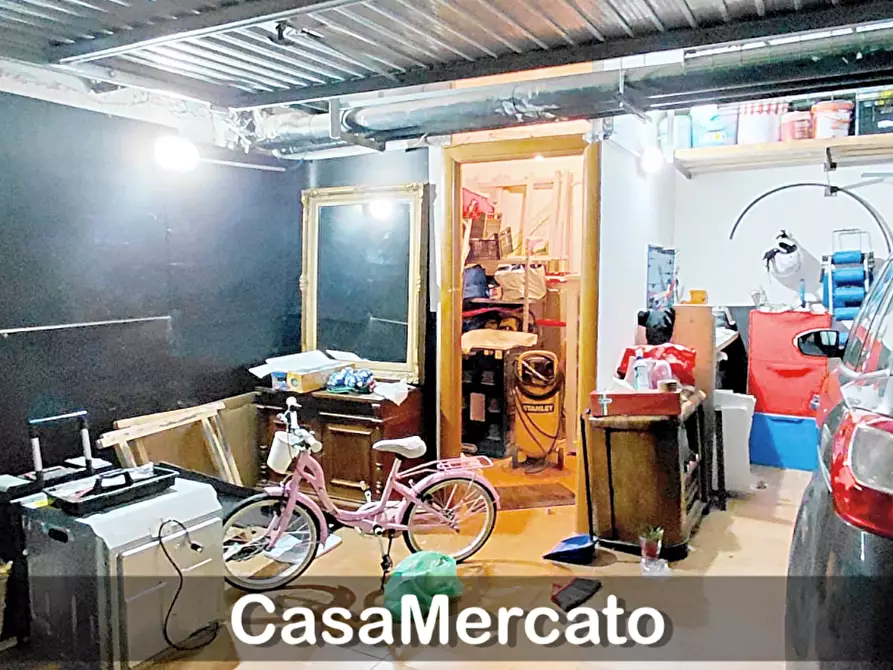 Immagine 41 di Quadrilocale in vendita  in Viale Spagna a Albano Laziale