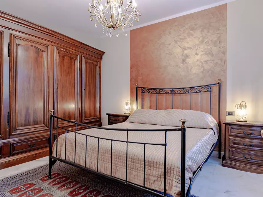 Immagine 50 di Casa indipendente in vendita  a Sarzana