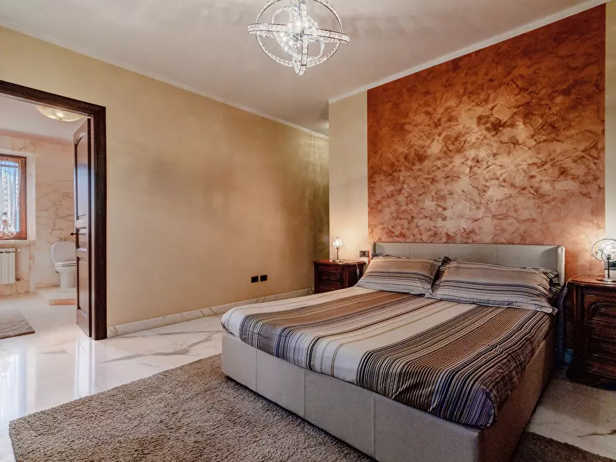 Immagine 46 di Casa indipendente in vendita  a Sarzana