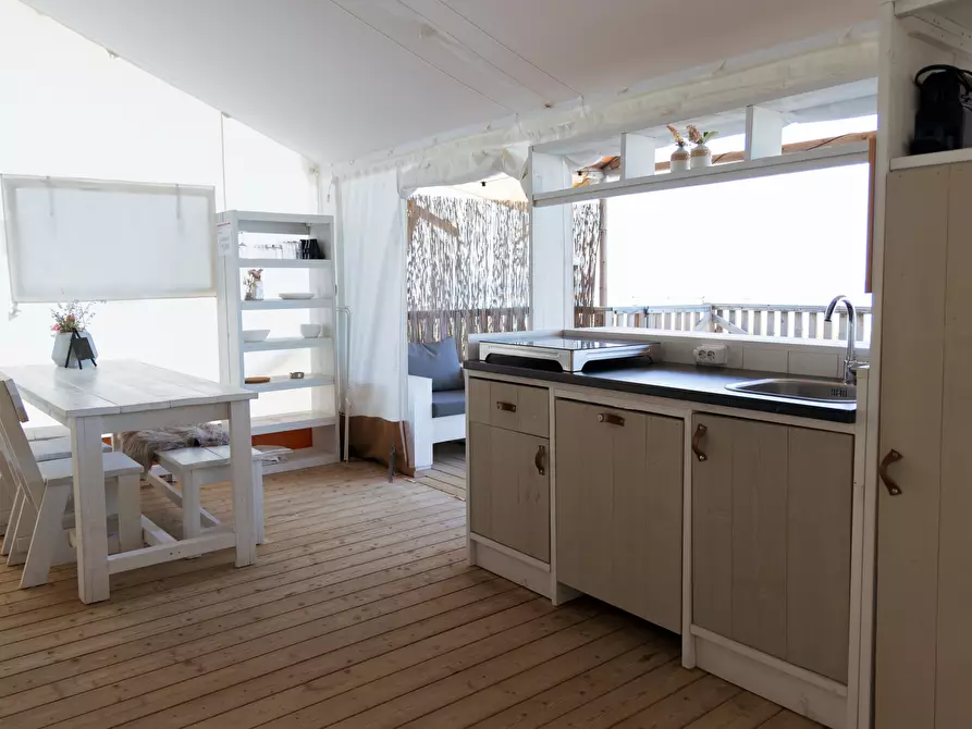 Immagine 10 di Attività commerciale in vendita  a Grottammare