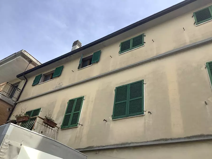 Immagine 30 di Palazzo in vendita  a Monsampolo Del Tronto