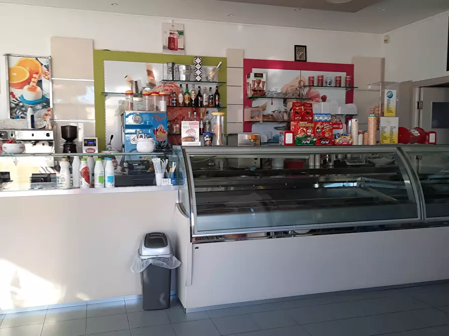 Immagine 24 di Bar / Ristorante in vendita  a Martinsicuro