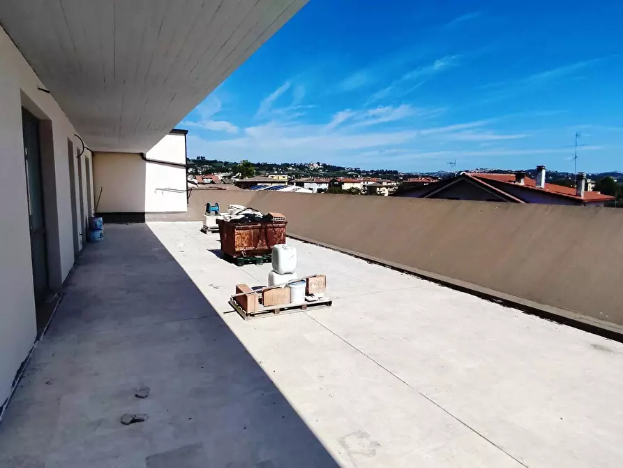 Immagine 32 di Palazzo in vendita  a Spinetoli