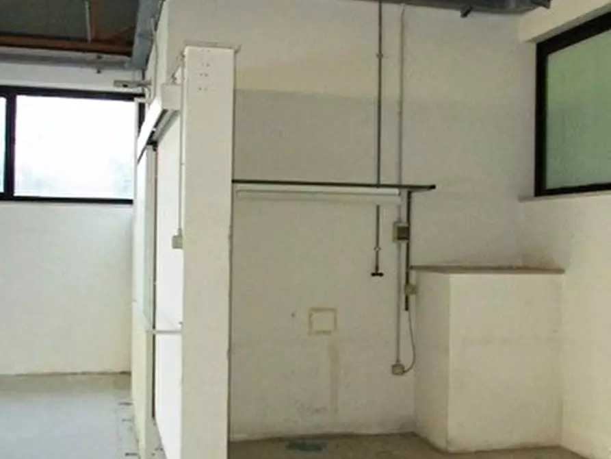Immagine 37 di Capannone industriale in affitto  in Via Leonardo Da Vinci a San Benedetto Del Tronto