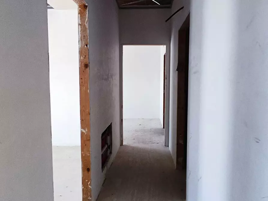 Immagine 33 di Palazzo in vendita  a Spinetoli