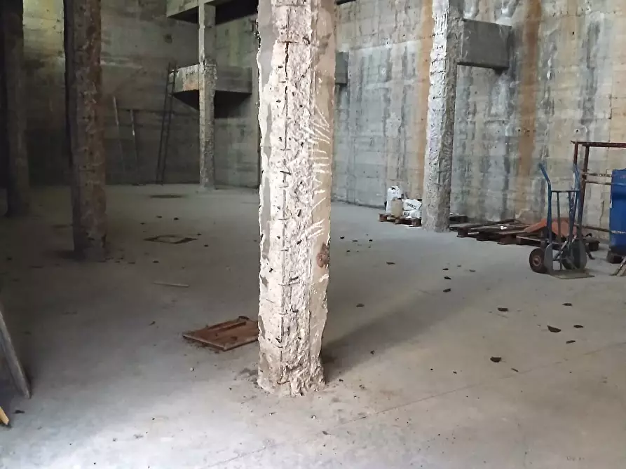 Immagine 15 di Capannone industriale in vendita  a Roma