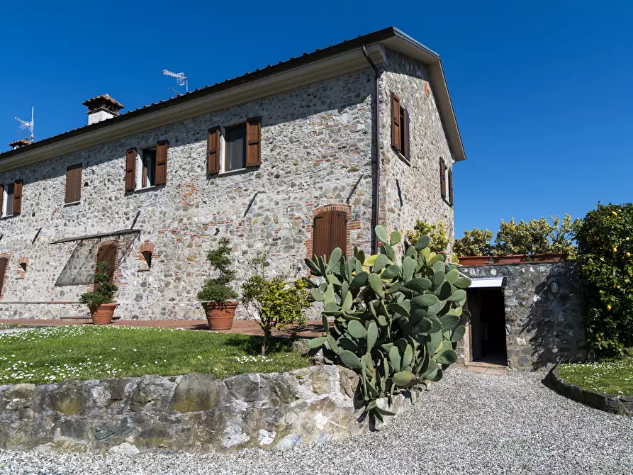 Immagine 77 di Casa indipendente in vendita  a Sarzana