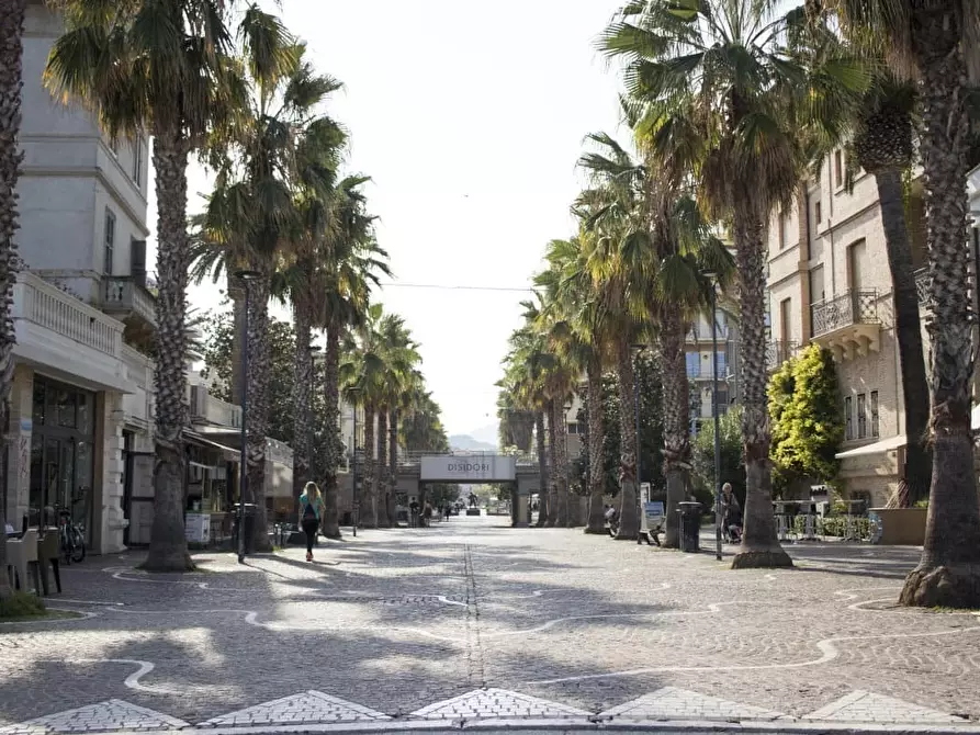 Immagine 6 di Locale commerciale in vendita  a San Benedetto Del Tronto