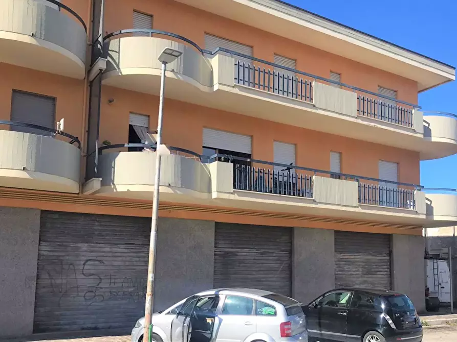 Immagine 5 di Locale commerciale in vendita  a Alba Adriatica