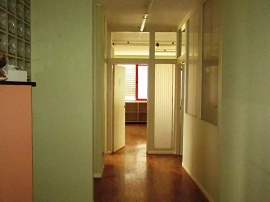 Immagine 4 di Ufficio in vendita  in VIA OTTONI 17 a Matelica