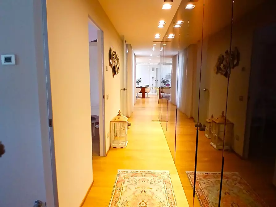 Immagine 33 di Villa in vendita  a San Benedetto Del Tronto