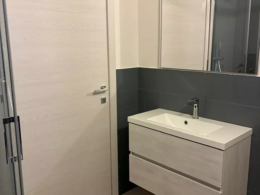 Immagine 11 di Quadrilocale in affitto  a San Benedetto Del Tronto